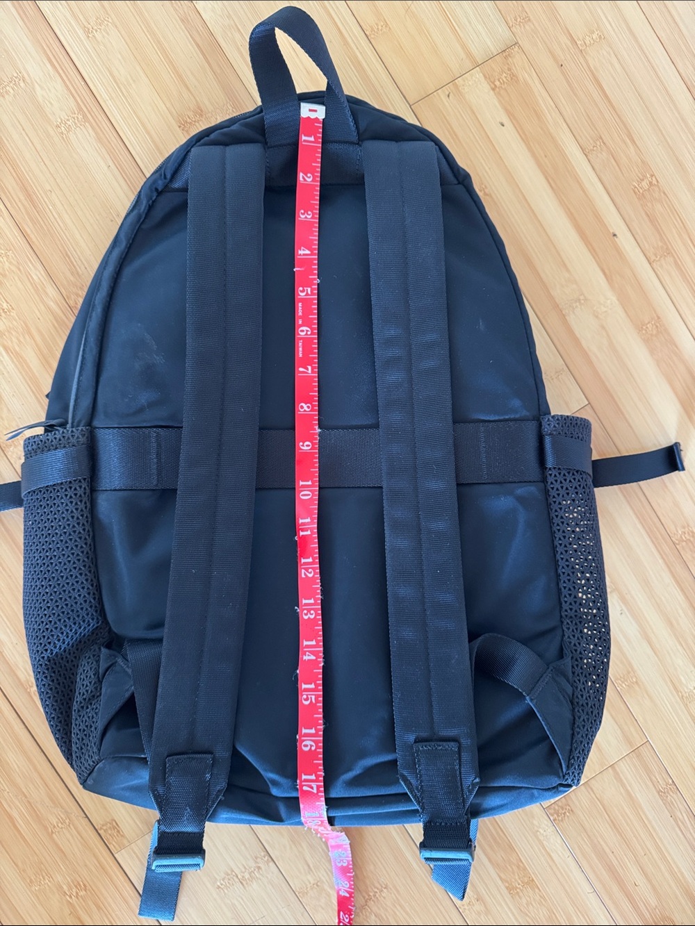 lululemon athletica Black Mesh-Front Backpack - Picture 7 of 8